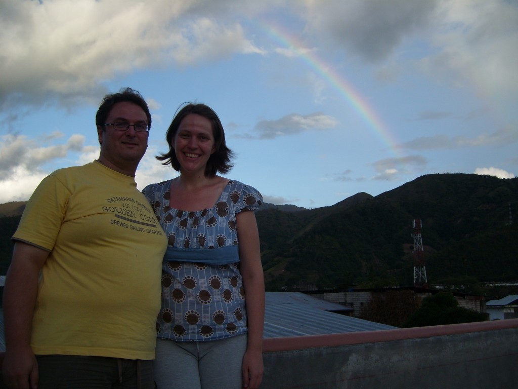 Wollo und ich... und super Regenbogen - auf dem Schuldach!